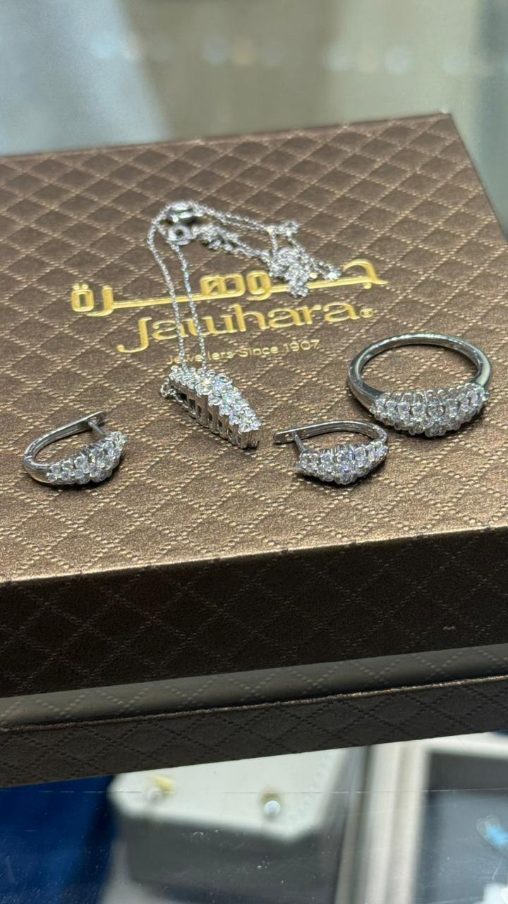 نص طقم الماس مدور ذهب ابيض 